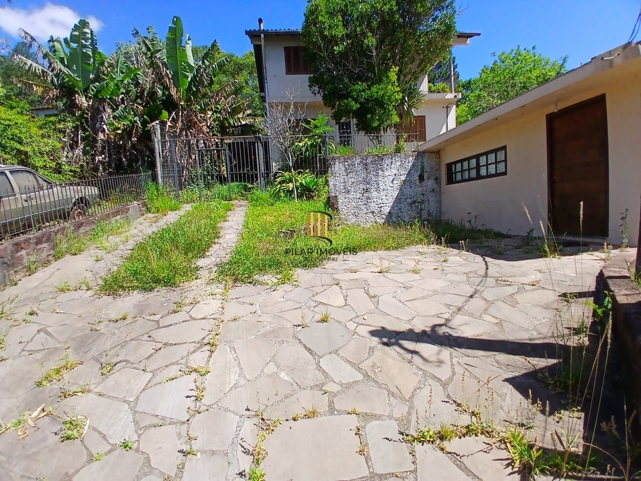 Casa para Venda - 300m², 5 dormitórios, 4 vagas - Vila Nova