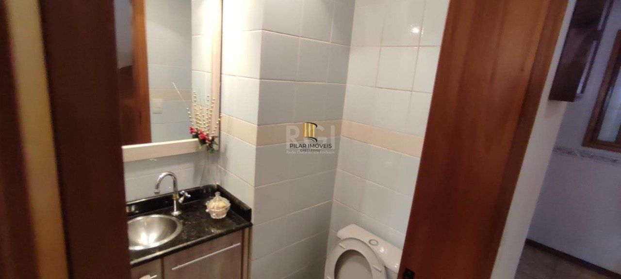Casa 2 dormitórios no bairro Hípica