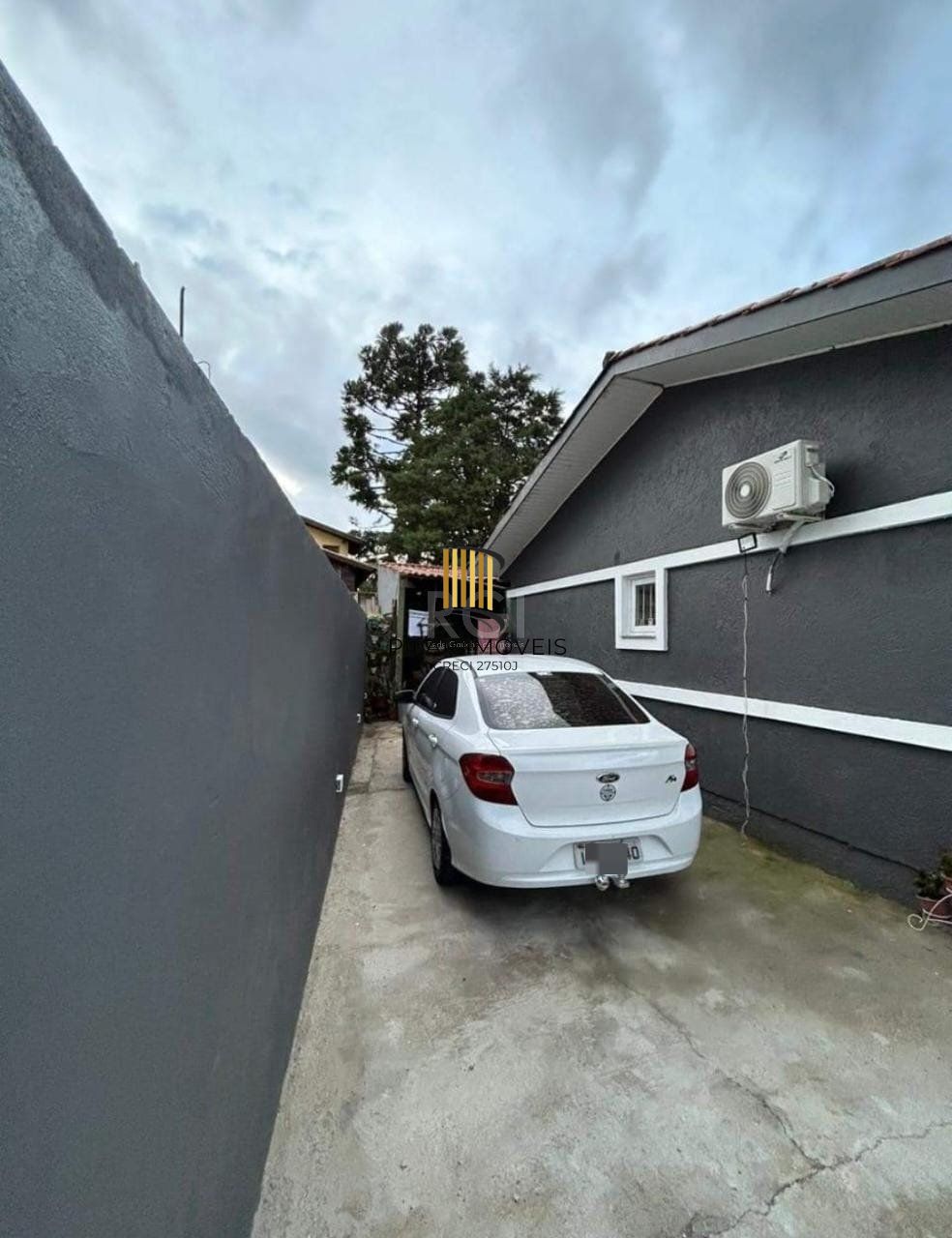 Casa no bairro Hípica - 4 dormitórios