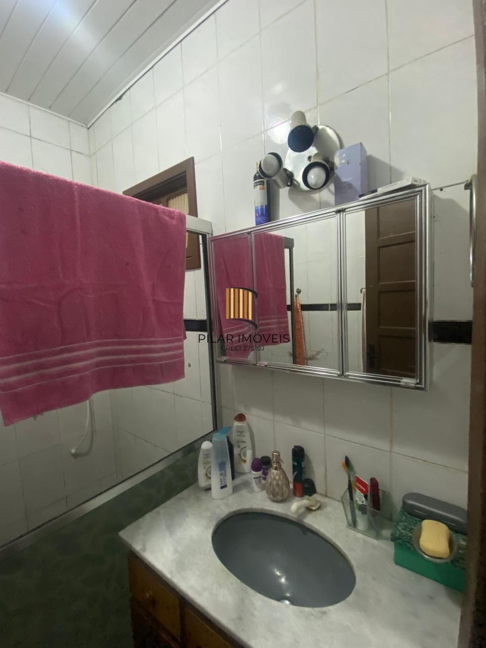 Ótima casa no bairro restinga de 4 dormitórios