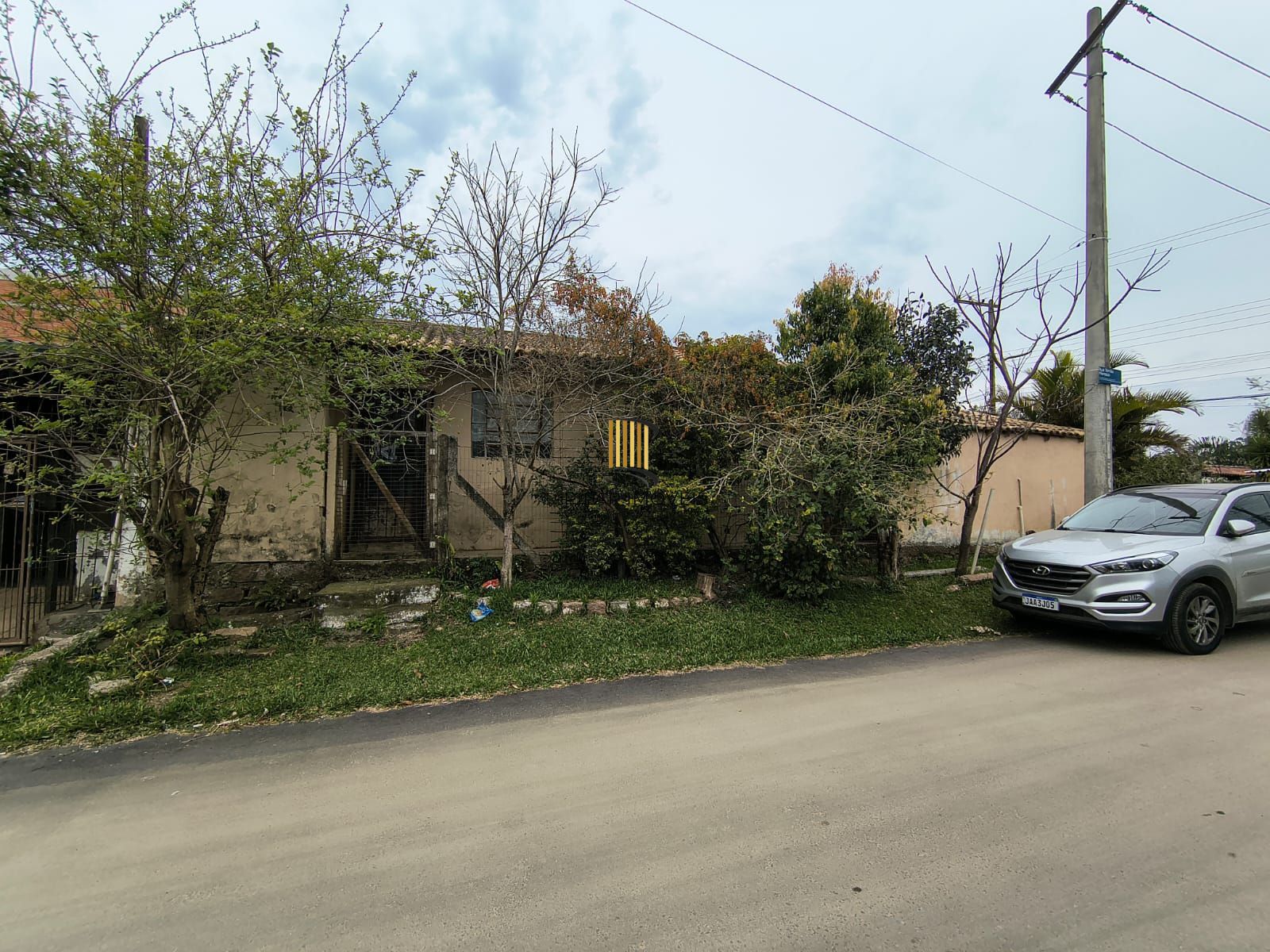 Casa de esquina com 3 dormitórios no bairro Campo Novo