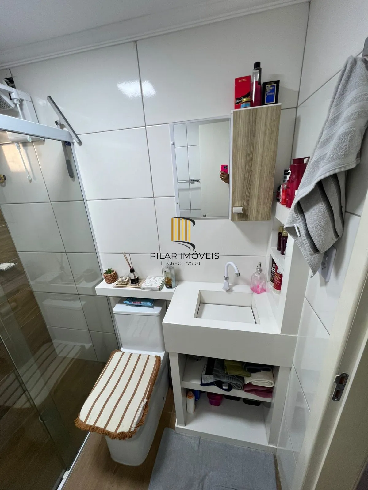 Lindo Apartamento Localizado no Bairro restinga de 2 dormitórios