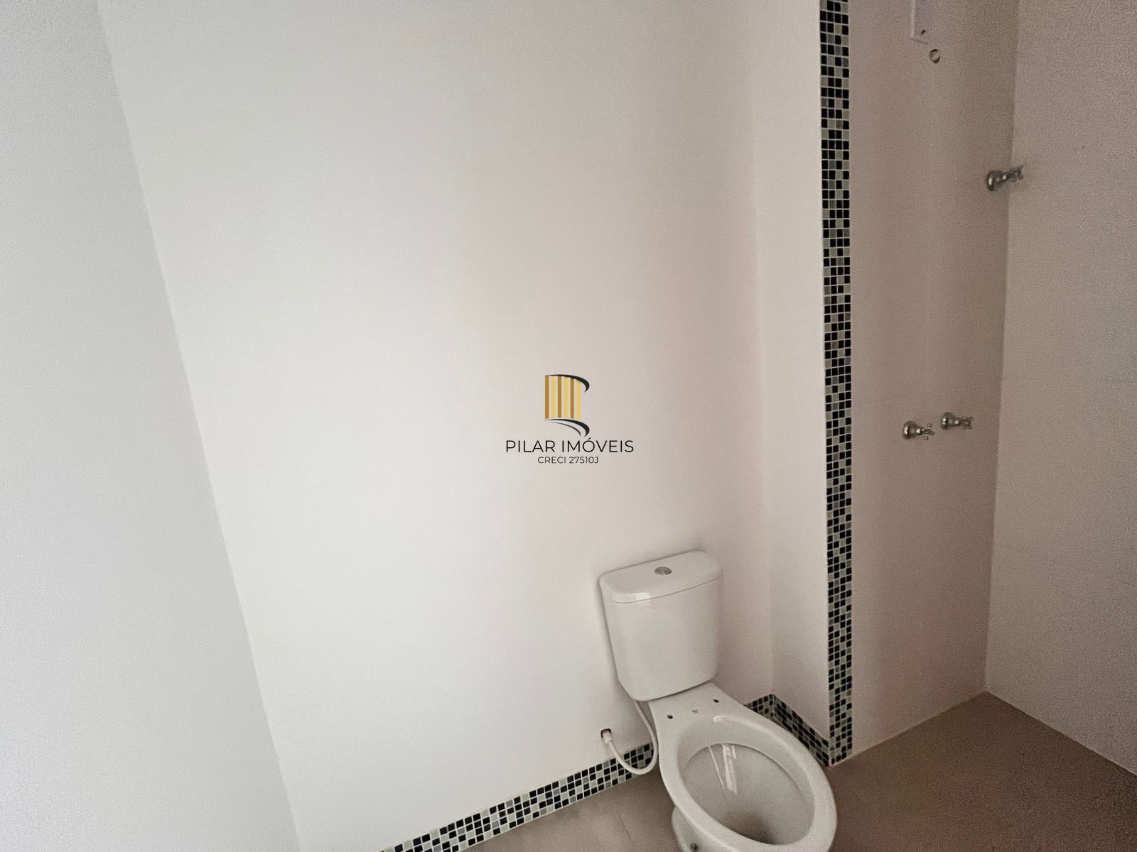 Casa no Bairro Aberta dos Morros - 3 Dormitórios Sendo 1 Suíte