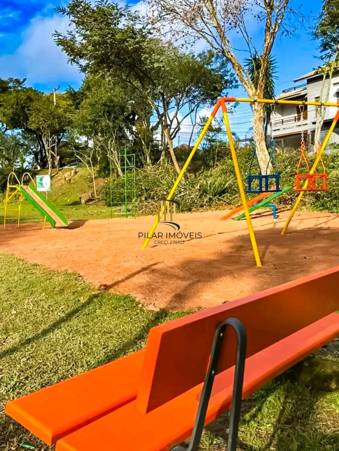 Casa 2 dormitórios com possibilidade de uso Comercial