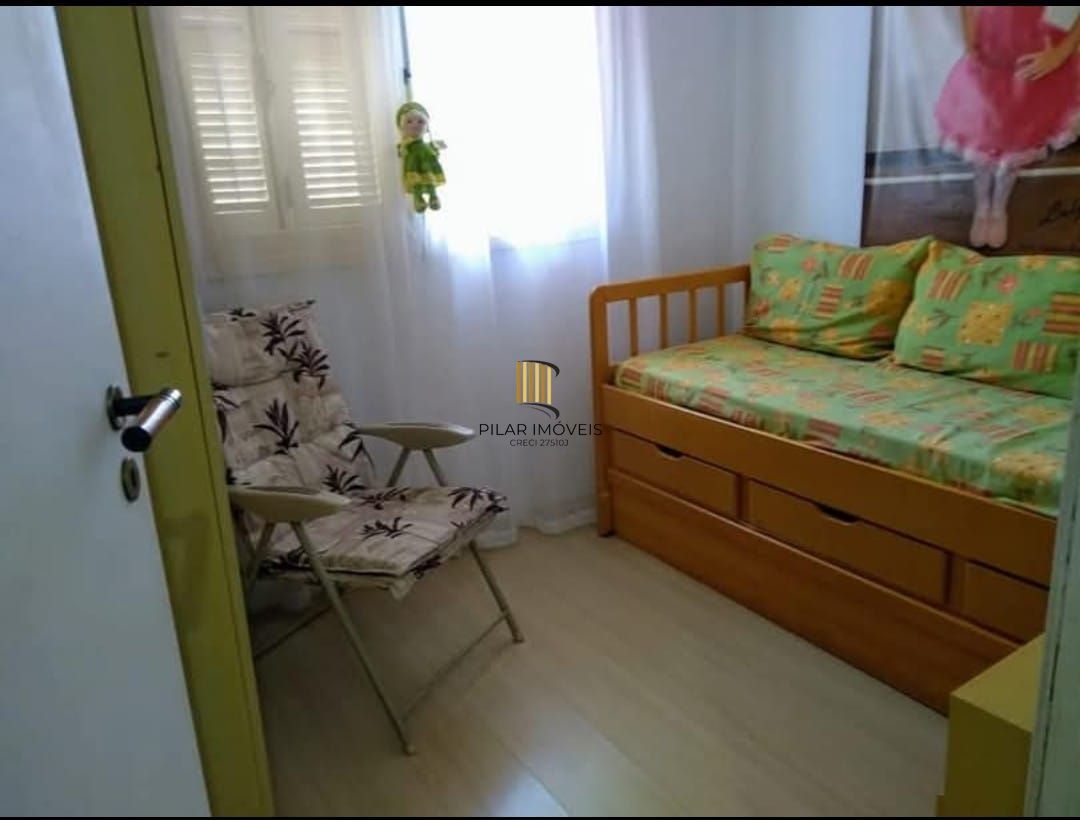 Sobrado no bairro Hípica 3 dormitórios - 2 vagas de garagem