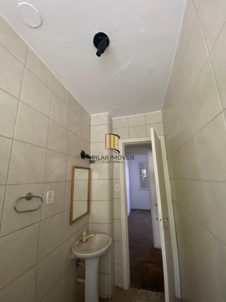 Apartamento de dois dormitórios localizado no bairro Passo da Arreia
