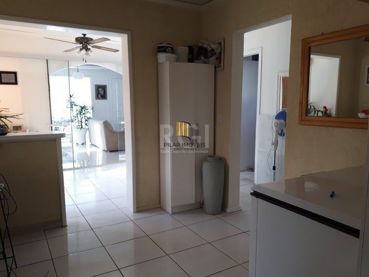 Casa com 4 dormitórios no bairro Vila Nova