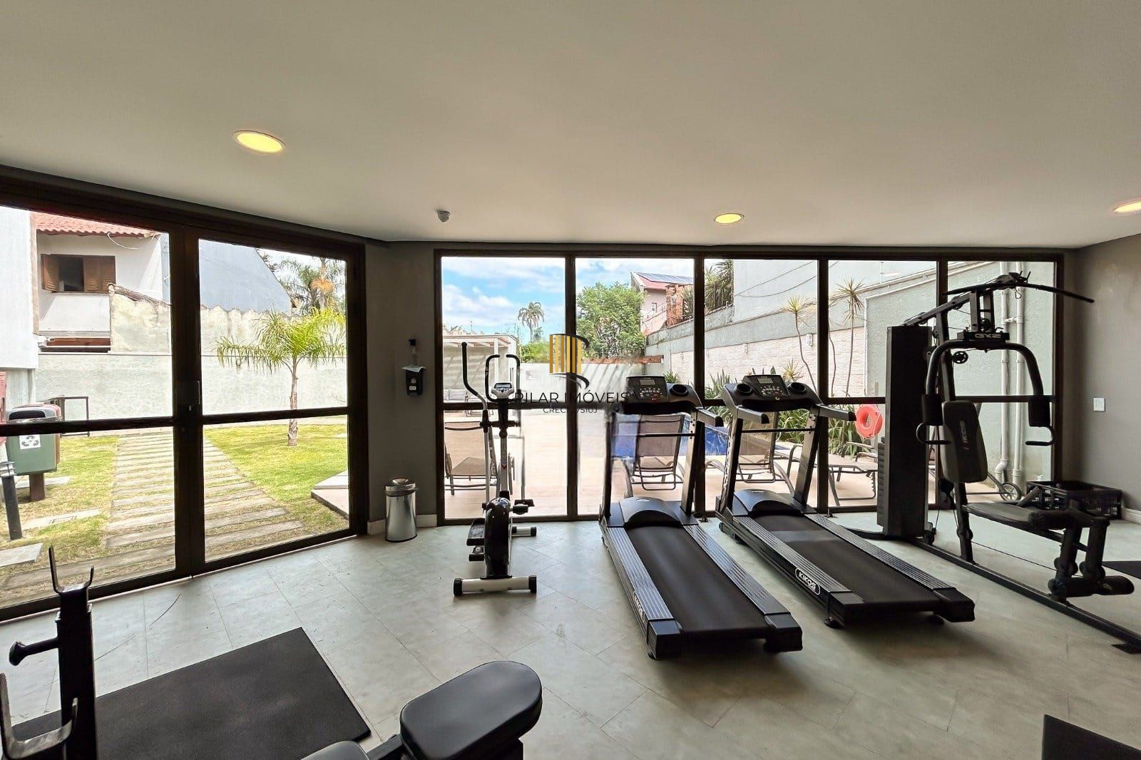 Apartamento no bairro Ipanema, 3 dormitórios - 1 suíte - 2 vagas