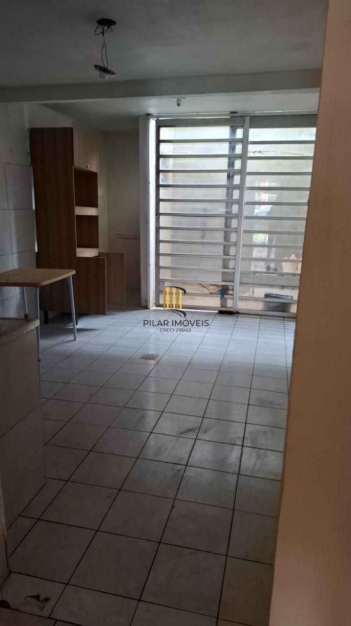 Sobrado com 2  dormitórios- Restinga