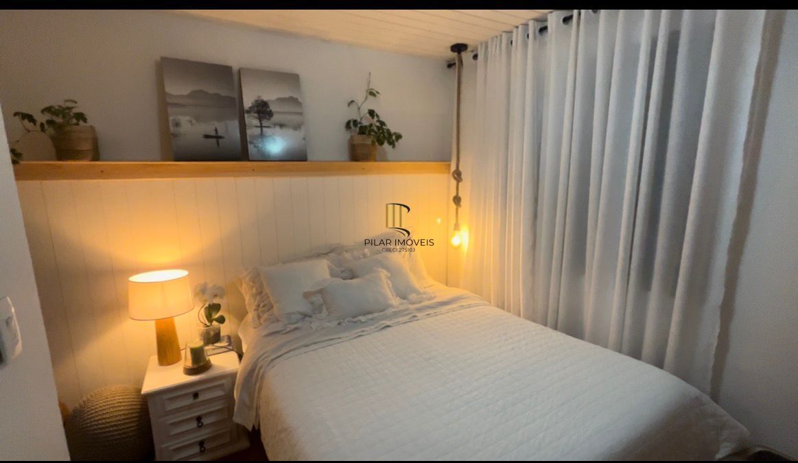 Sobrado 2 dormitórios- Restinga