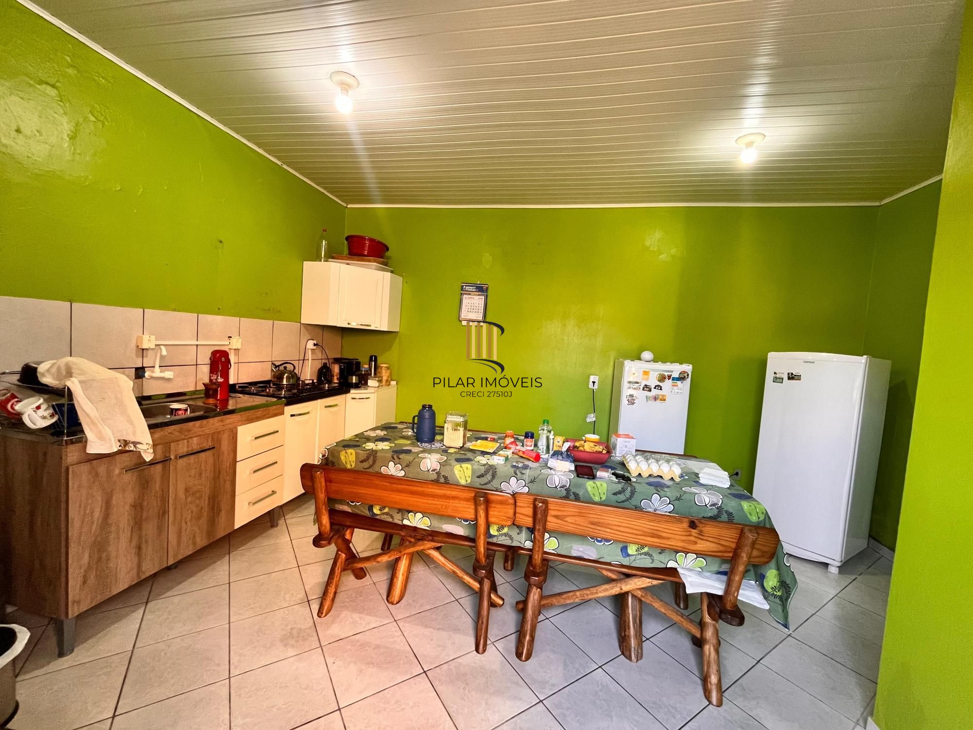 Casa no bairro Hípica - 1 Dormitório - 1 vaga coberta
