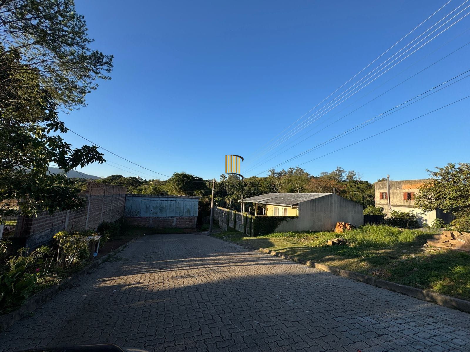 Terreno a venda no bairro Lomba do Pinheiro