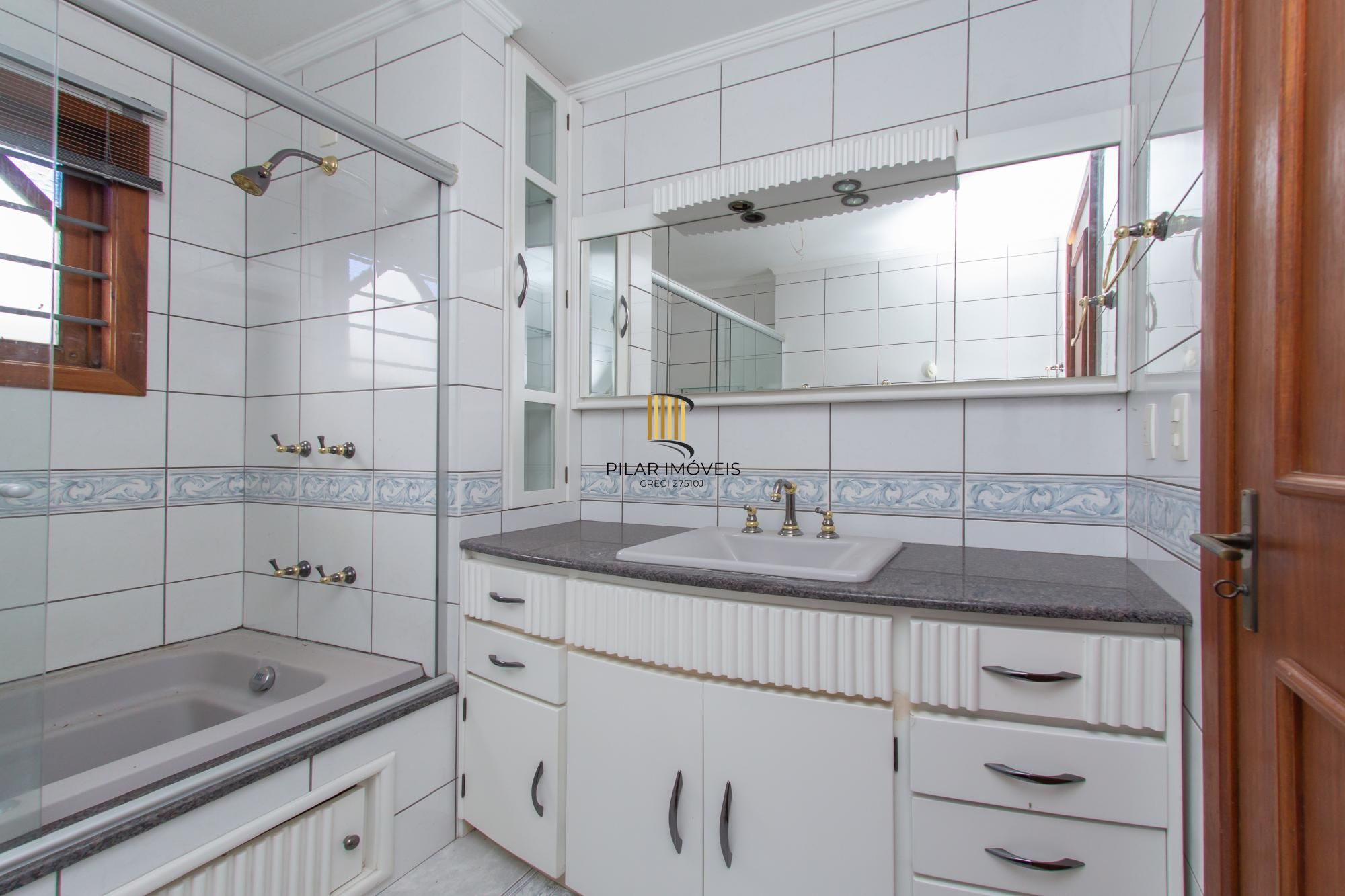 Casa com 3 quartos e 185m² à venda em Vila Nova