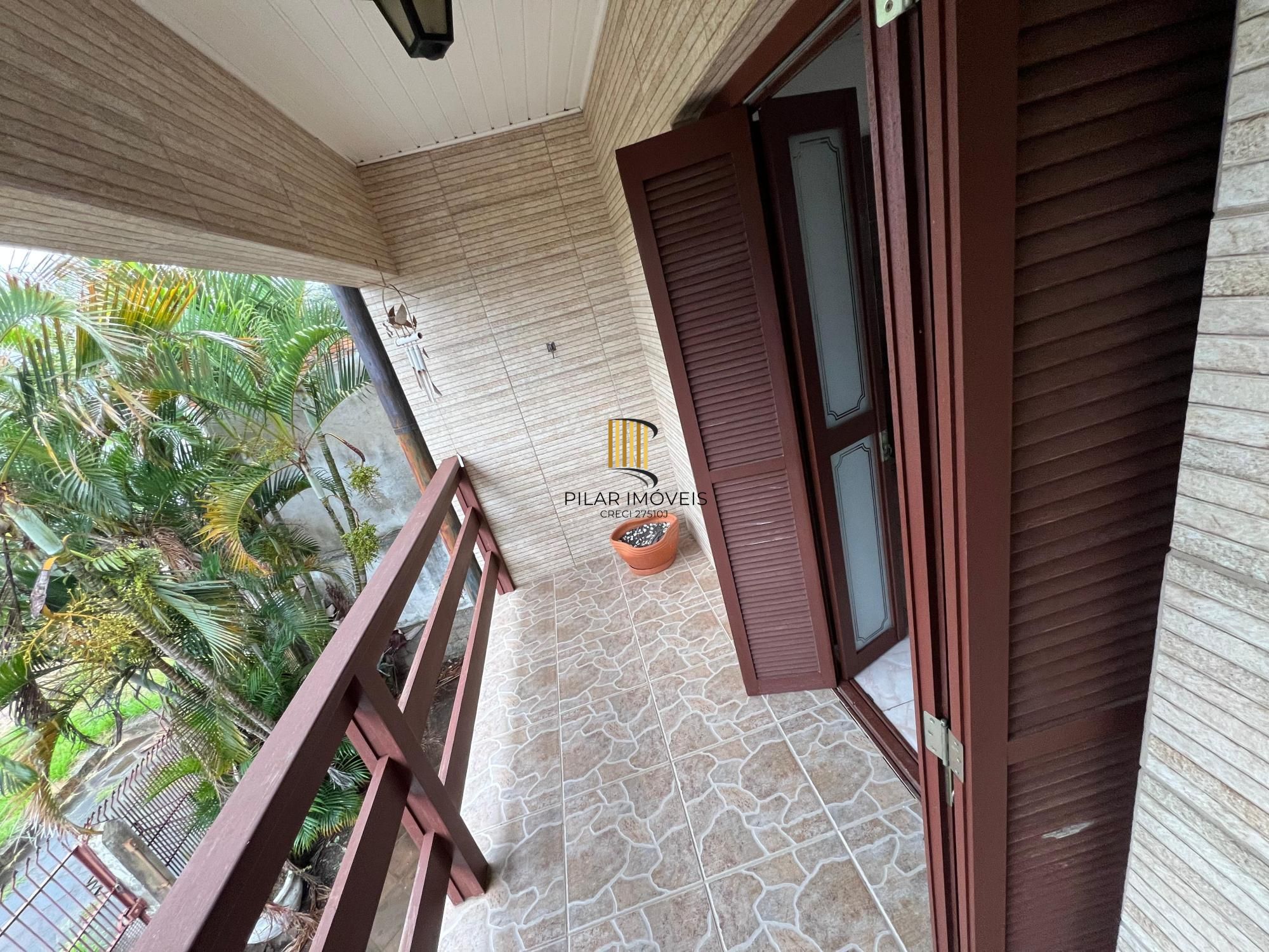 Casa Residencial Semimobiliada com 2 Suítes e Piscina em Viamão, RS