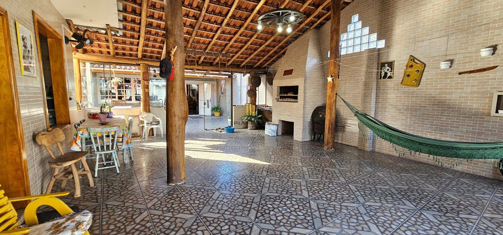 Casa 3 dormitórios Bairro Guarujá