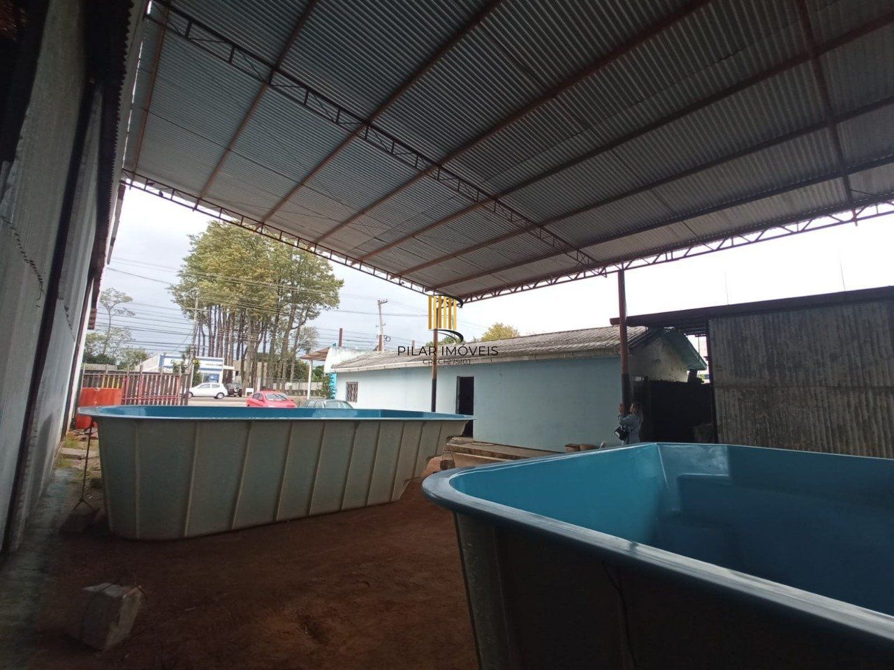 Pavilhão comercial no Bairro Hípica