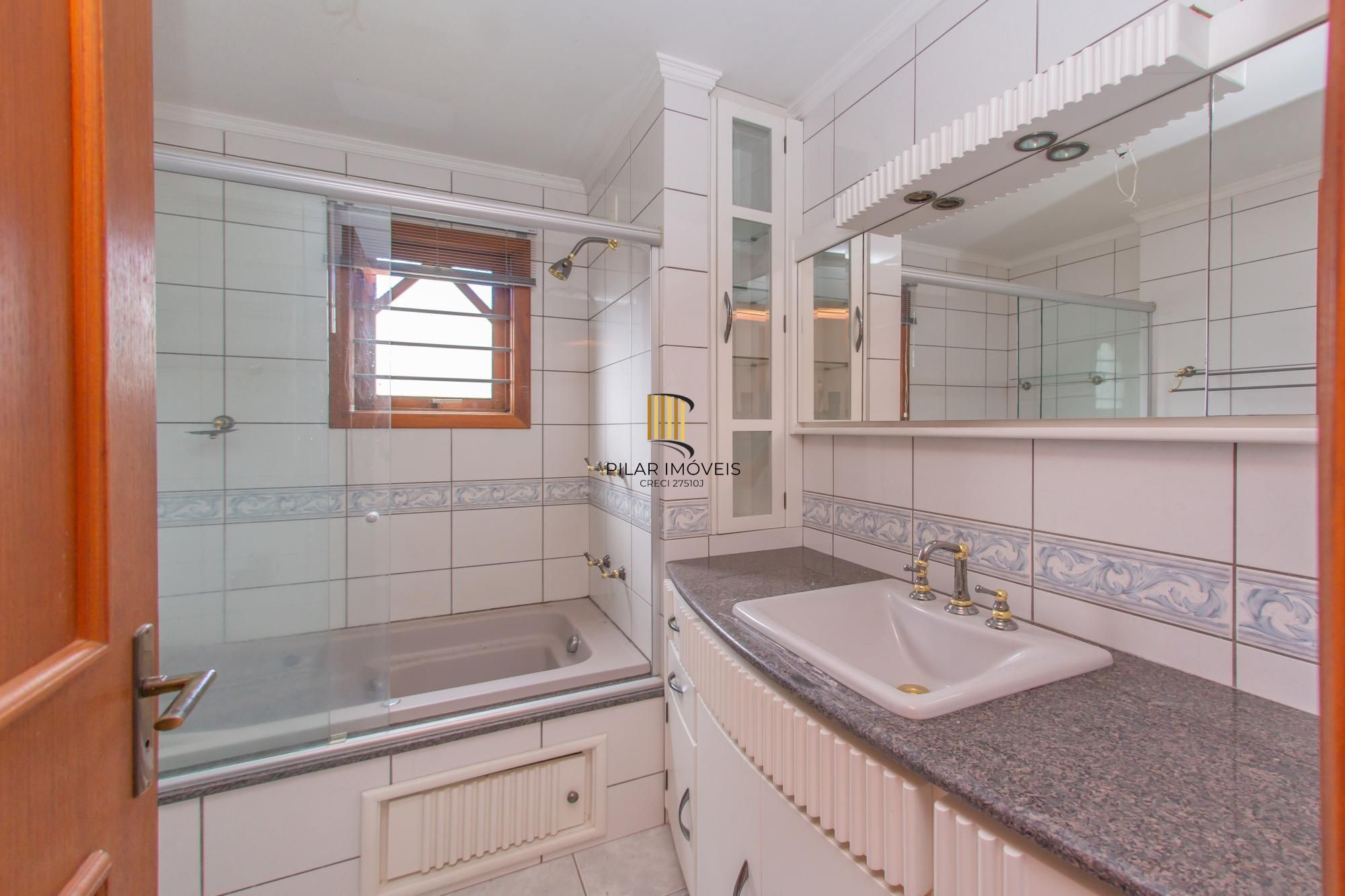 Casa com 3 quartos e 185m² à venda em Vila Nova