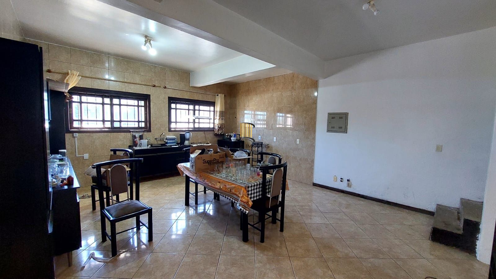 Casa no bairro Vila Nova - 4 dormitórios, Sendo 1 Suíte