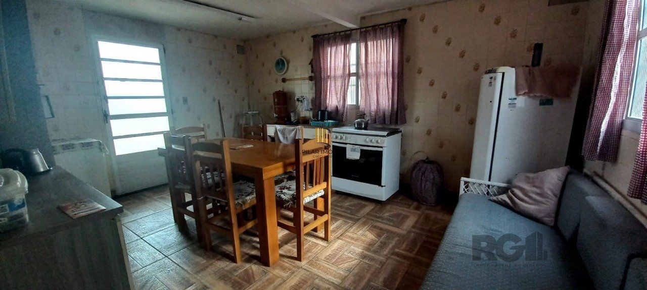 Casa em Pinhal - 5 dormitórios - FINANCIÁVEL