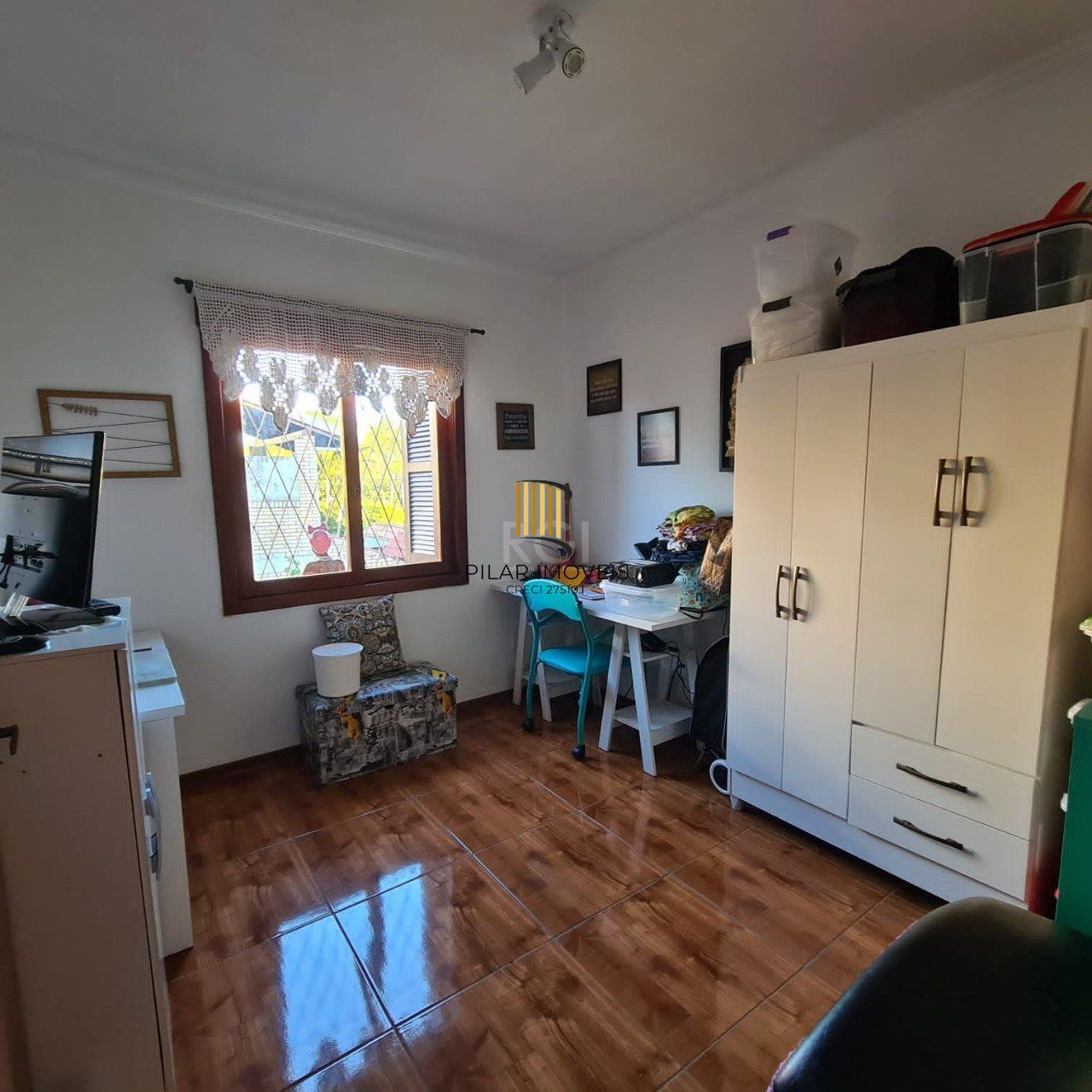 Casa no bairro Hípica - 4 dormitórios