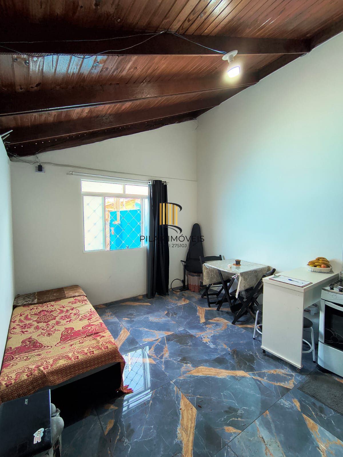 Casa de um dormitório no bairro Hípica