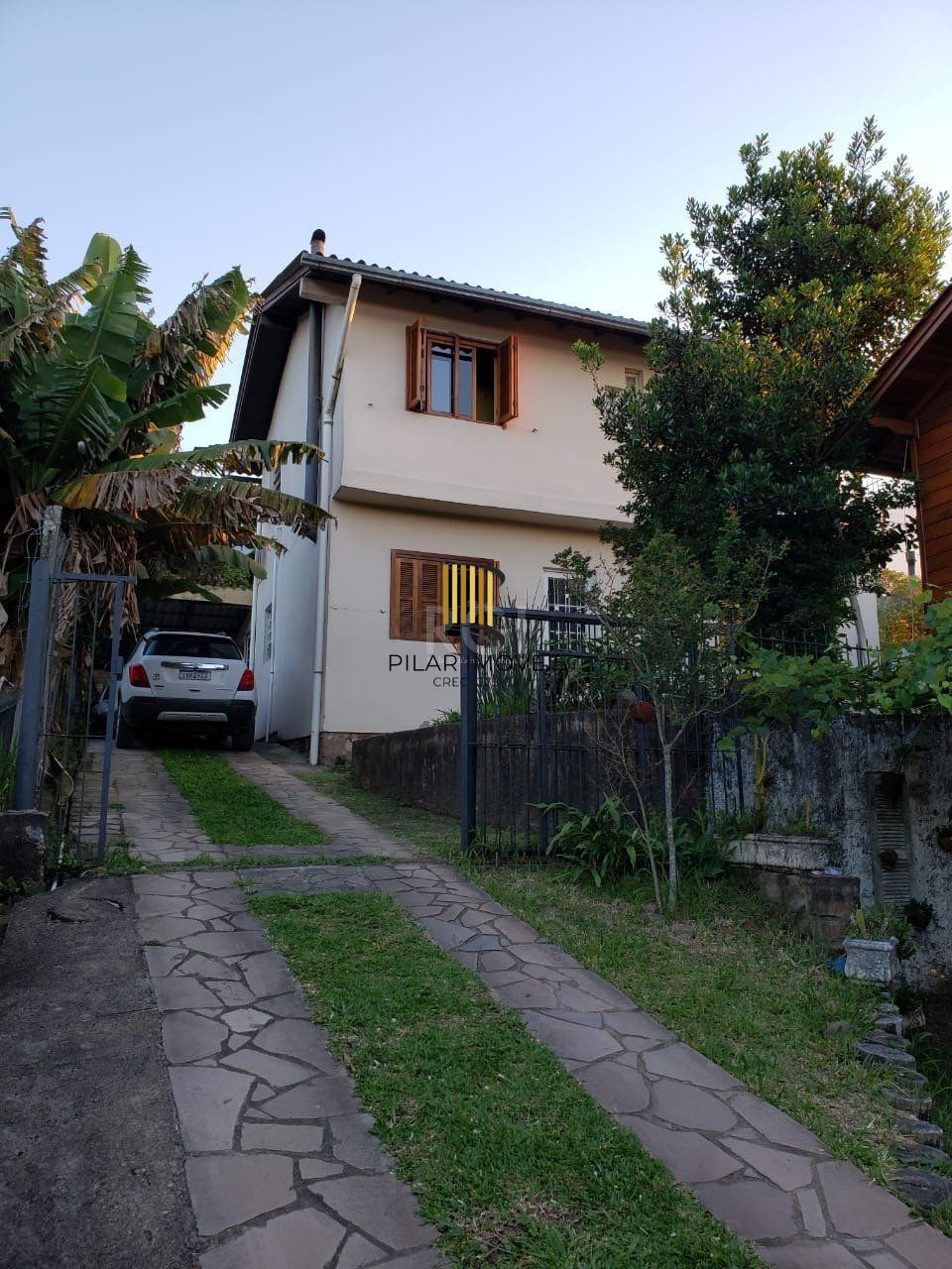 Casa para Venda - 300m², 5 dormitórios, 4 vagas - Vila Nova