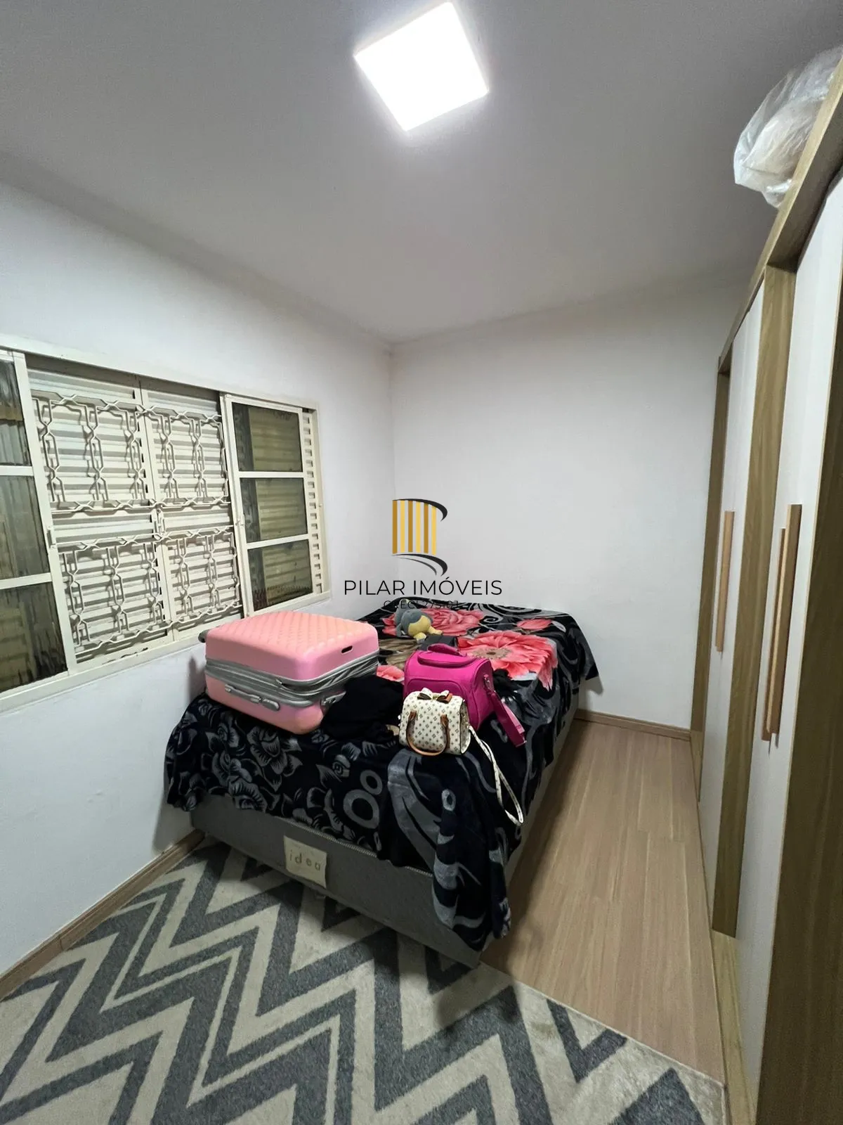 Lindo Apartamento Localizado no Bairro restinga de 2 dormitórios