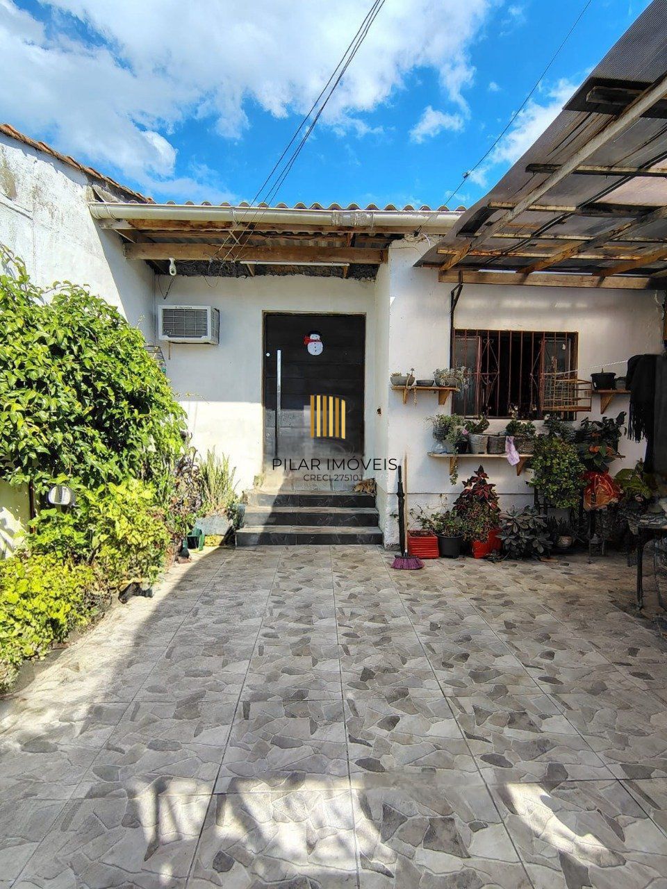 Casa no bairro Restinga - 3 dormitórios FINANCIÁVEL