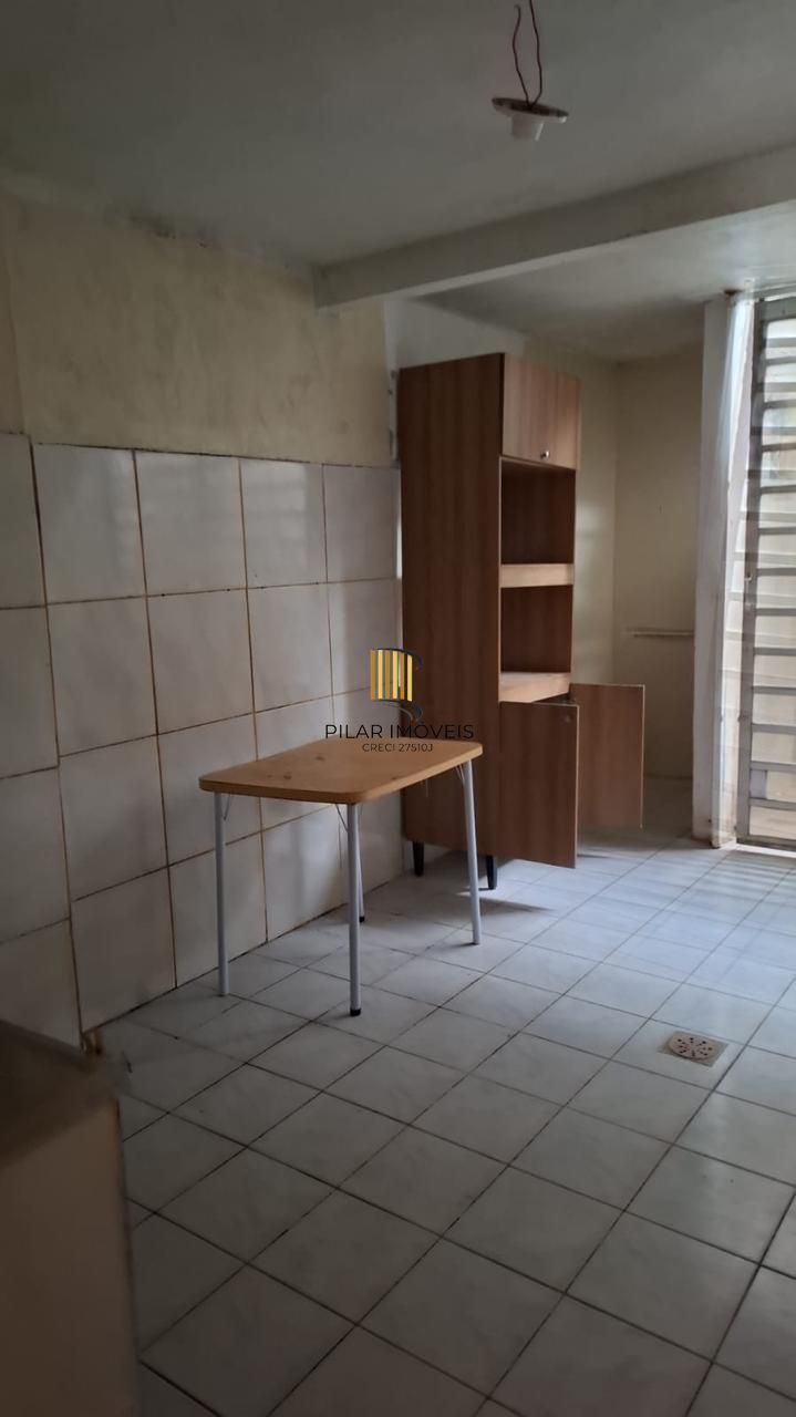 Sobrado com 2  dormitórios- Restinga