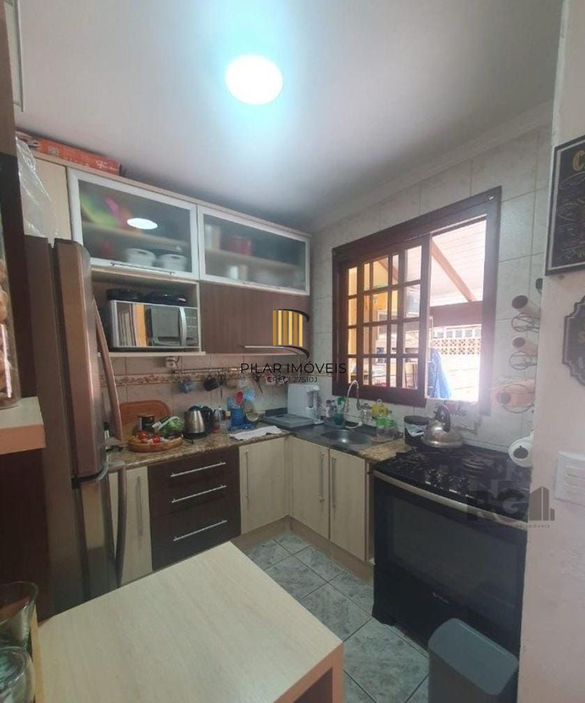 Casa em condomínio - 3 dormitórios