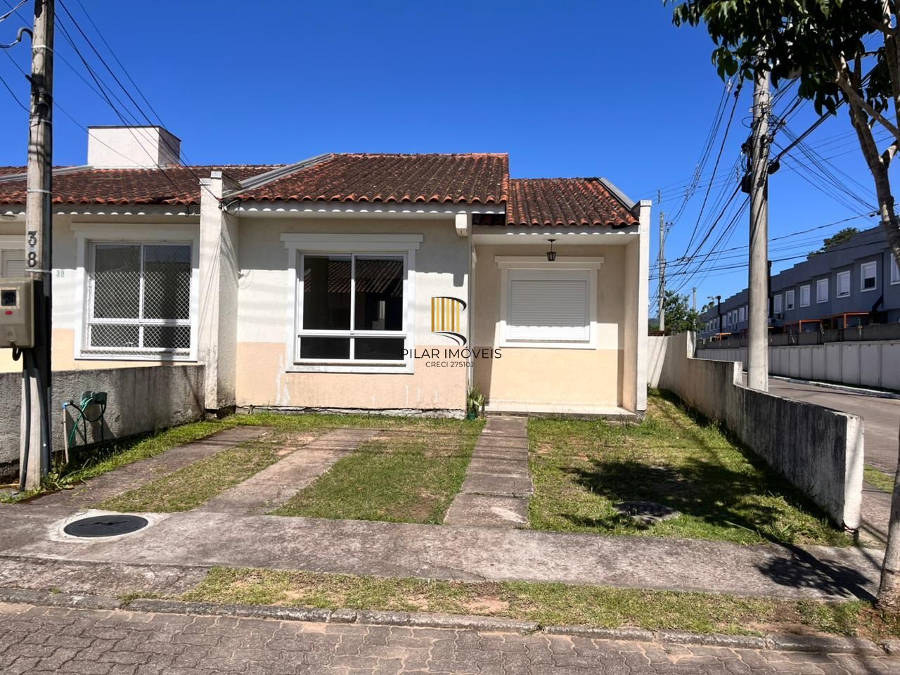 casa de condominio - 2 Dormitórios com suite Americana