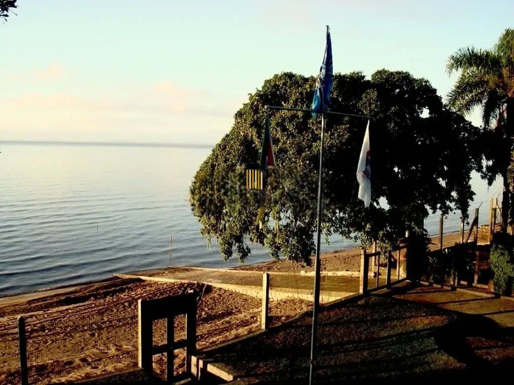 Casa no bairro Ponta Grossa com suíte presidencial