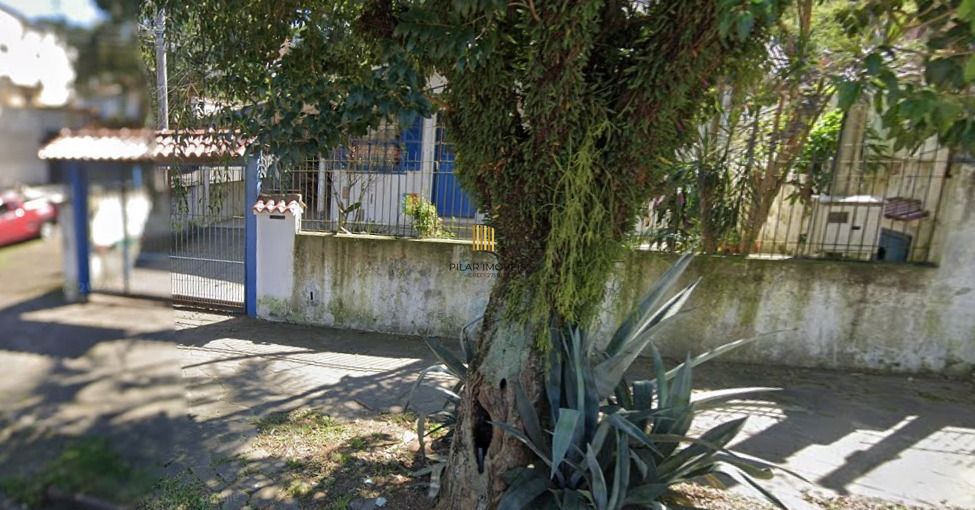 Casa de esquina no bairro Teresópolis