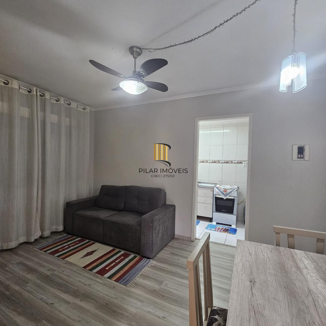 Apartamento SEMI-MOBILIADO - 2 Dormitórios