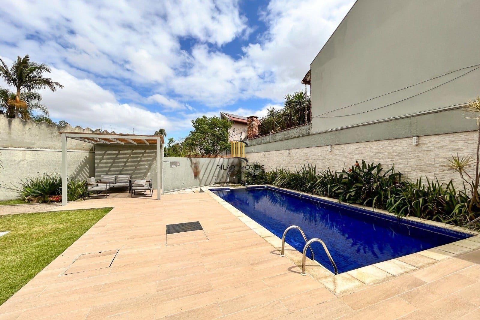 Apartamento no bairro Ipanema, 3 dormitórios - 1 suíte - 2 vagas