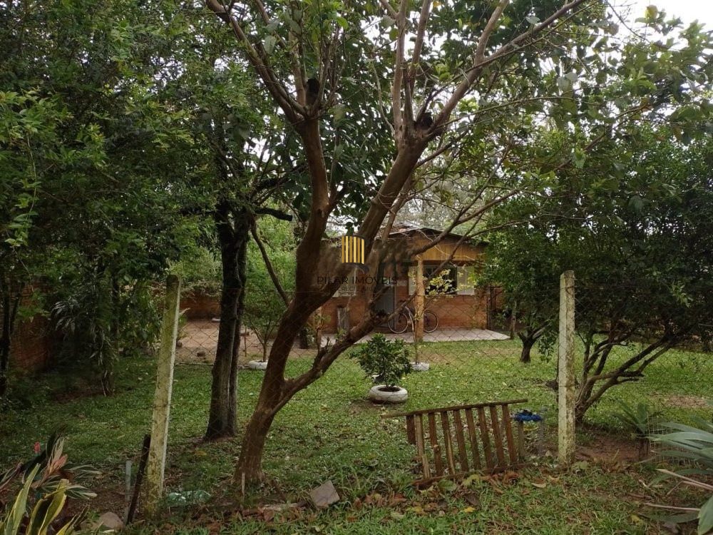 Casa com 3 dormitórios no bairro Restinga