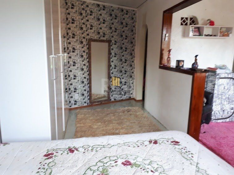 Casa com 4 dormitórios no bairro Vila Nova