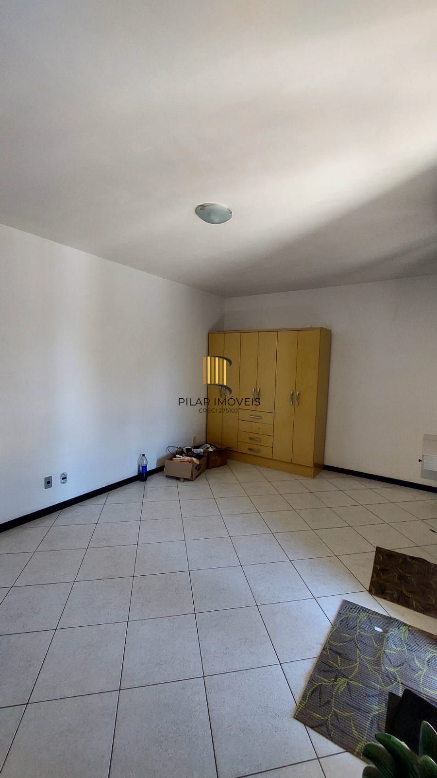 Casa no bairro Vila Nova - 4 dormitórios, Sendo 1 Suíte