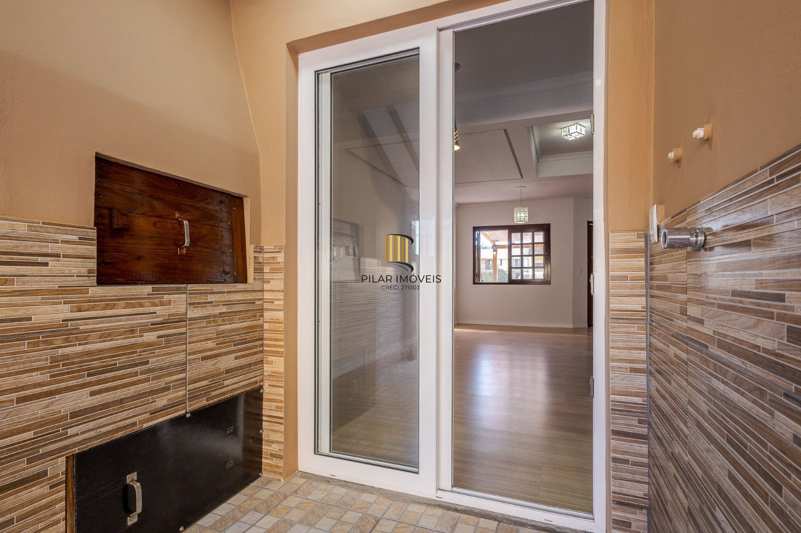 Casa em condomínio - 3 dormitórios