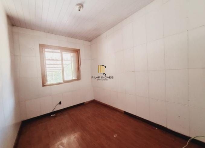 casa térrea com corredor lateral no bairro hípica