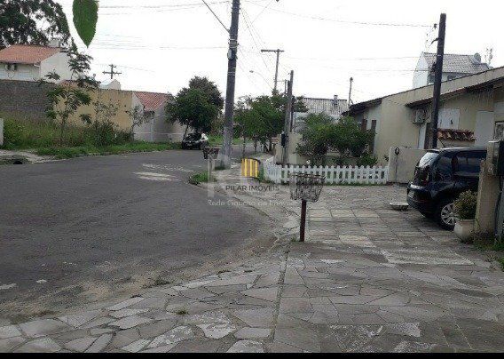 Sobrado no  Bairro Hípica- 3 Dormitórios