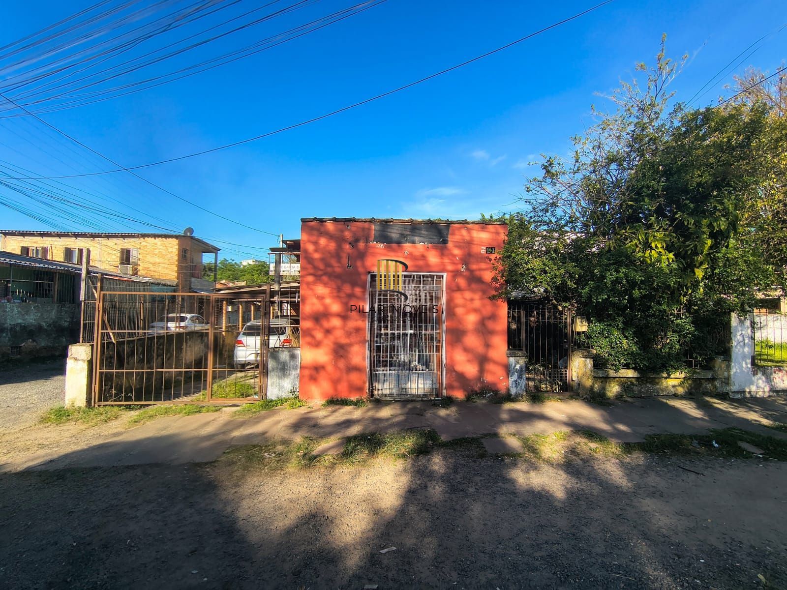 Casa de esquina no Bairro Camaquã