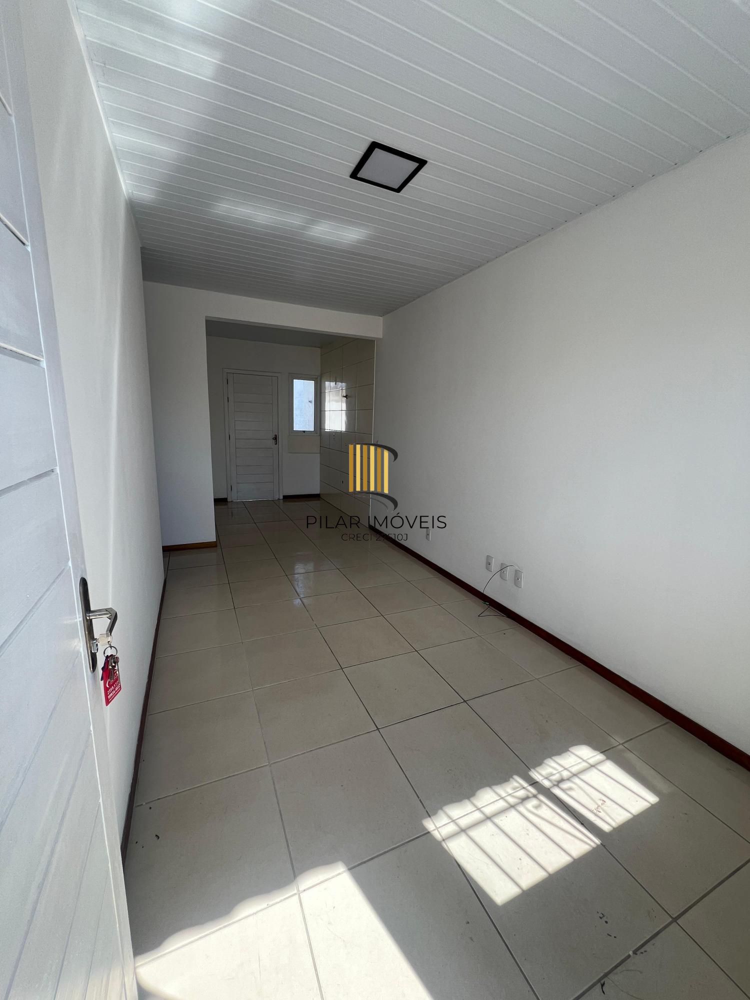 Casa com dois dormitórios no bairro Hípica - 1 vaga - financiável