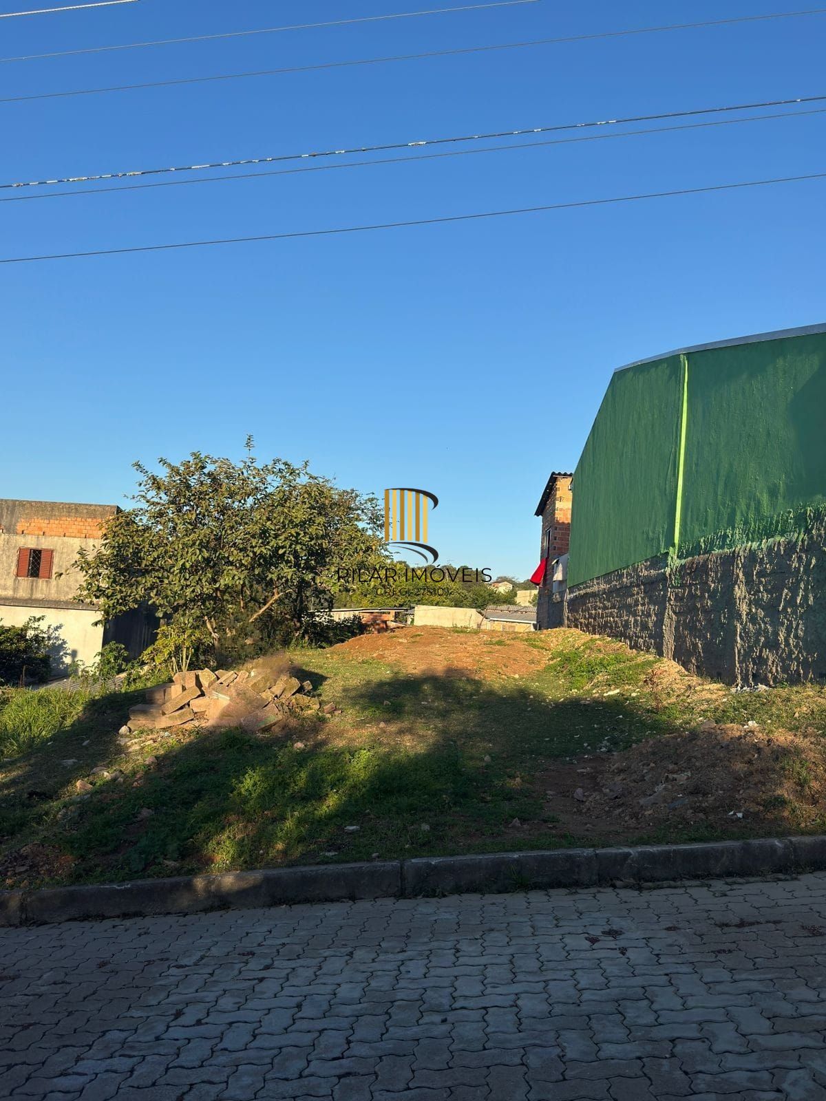 Terreno a venda no bairro Lomba do Pinheiro