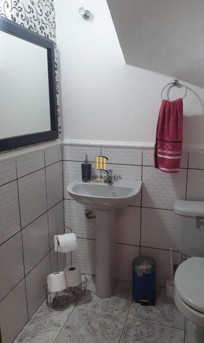Casa em condomínio - 3 dormitórios