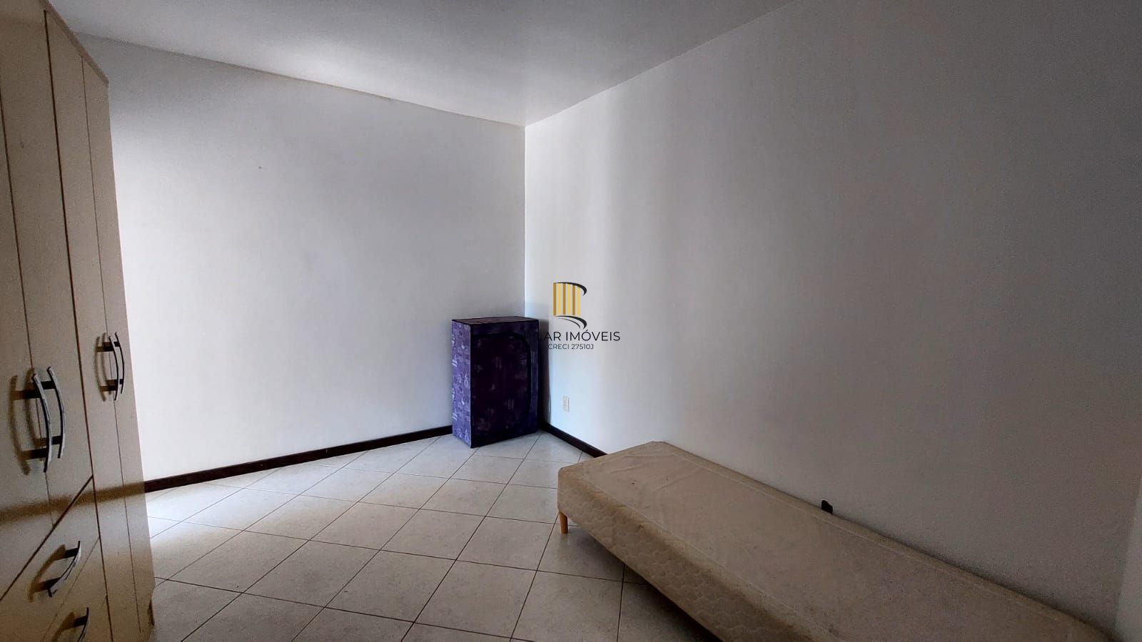 Casa no bairro Vila Nova - 4 dormitórios, Sendo 1 Suíte