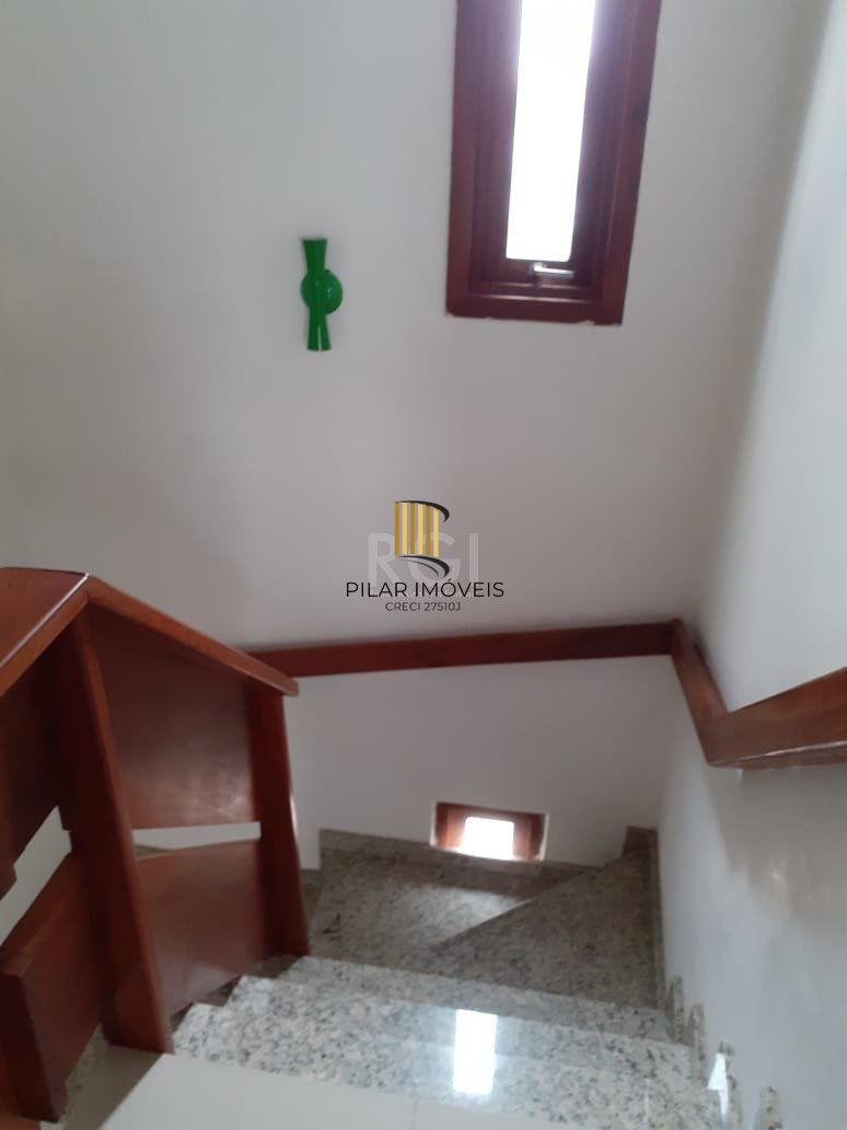 Casa 4 dormitórios no bairro Hípica