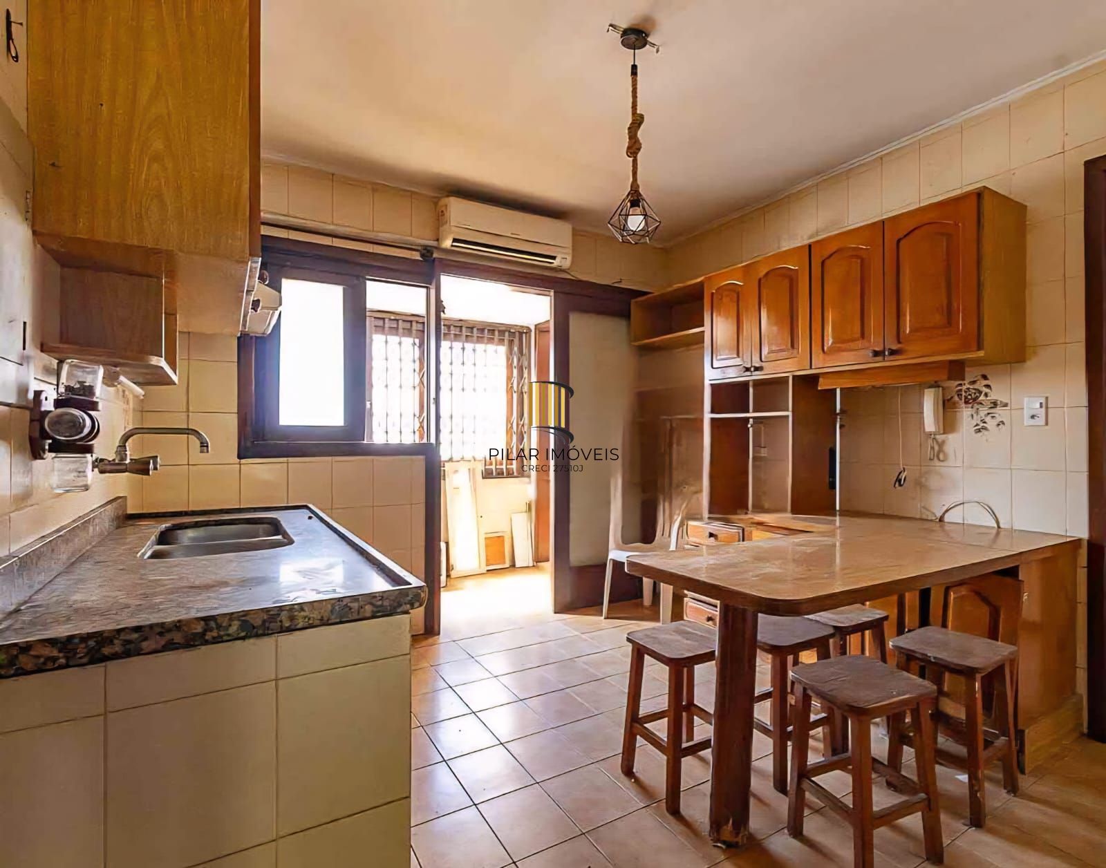 Apartamento no Bairro Jardim Lindóia -3 DORMITÓRIOS - 1 SUÍTE - 1 VAGA