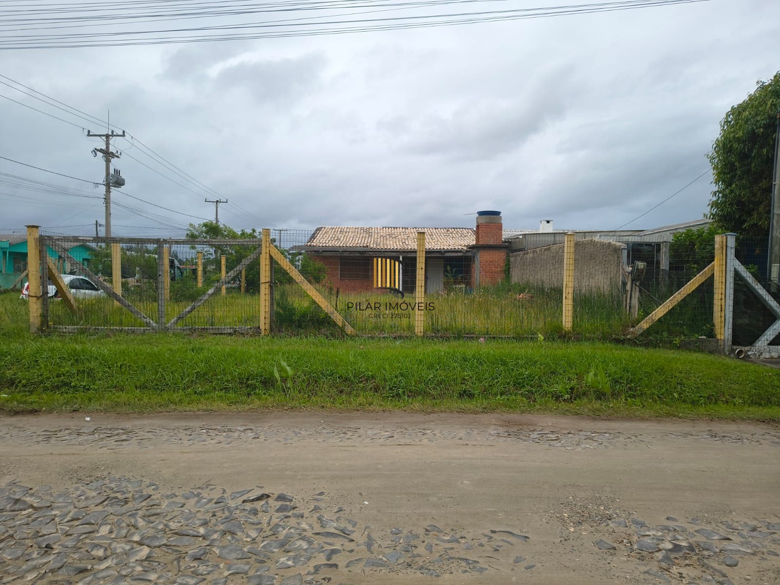 Casa de esquina com 2 dormitorios em Quintão - Pilar Imóveis