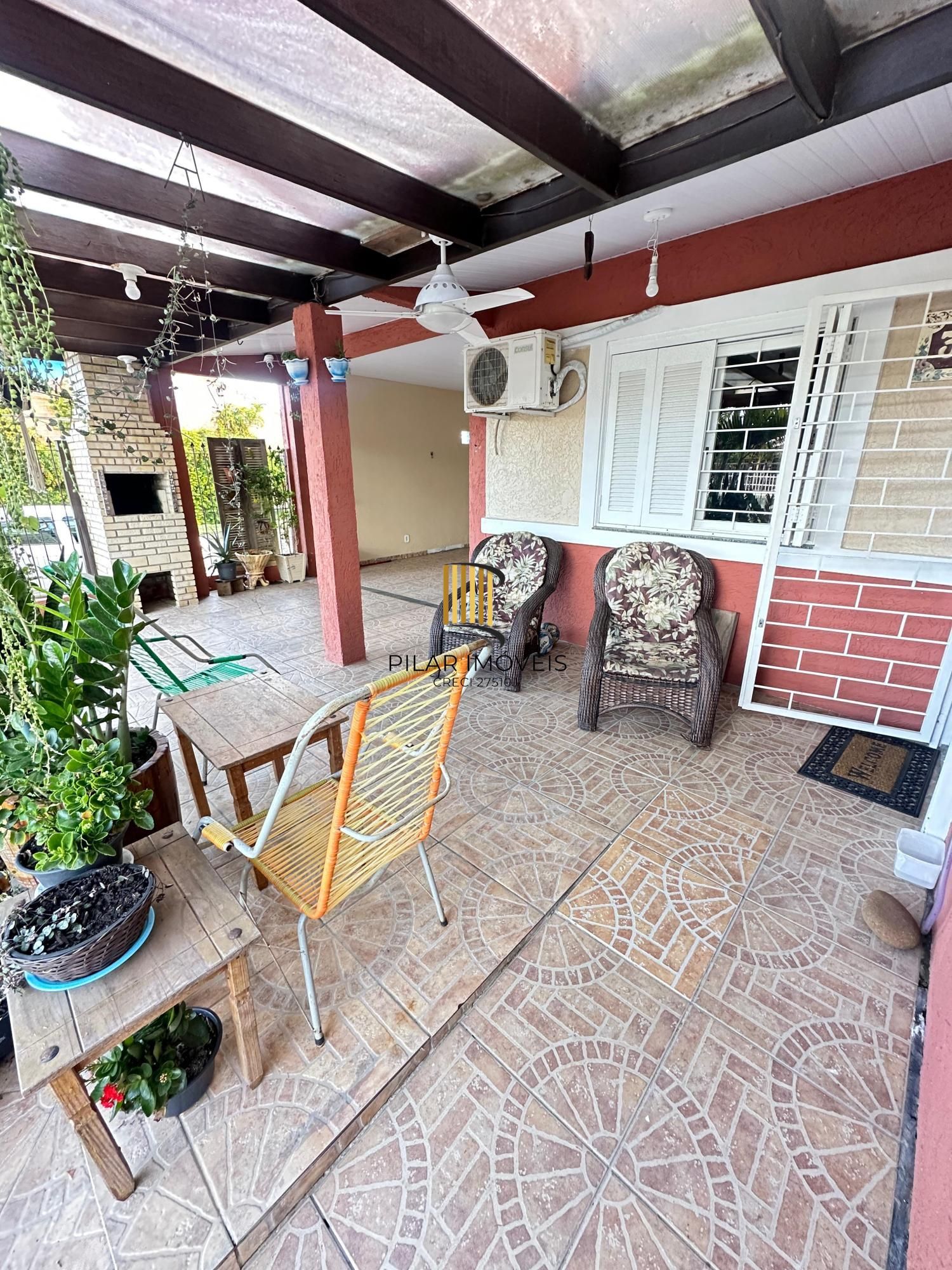 CASA DE ESQUINA NO MORADAS DO SUL - 4 DORMITÓRIOS